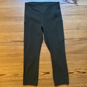 Lululemon dark olive green high waisted cropped leggings SIZE 4